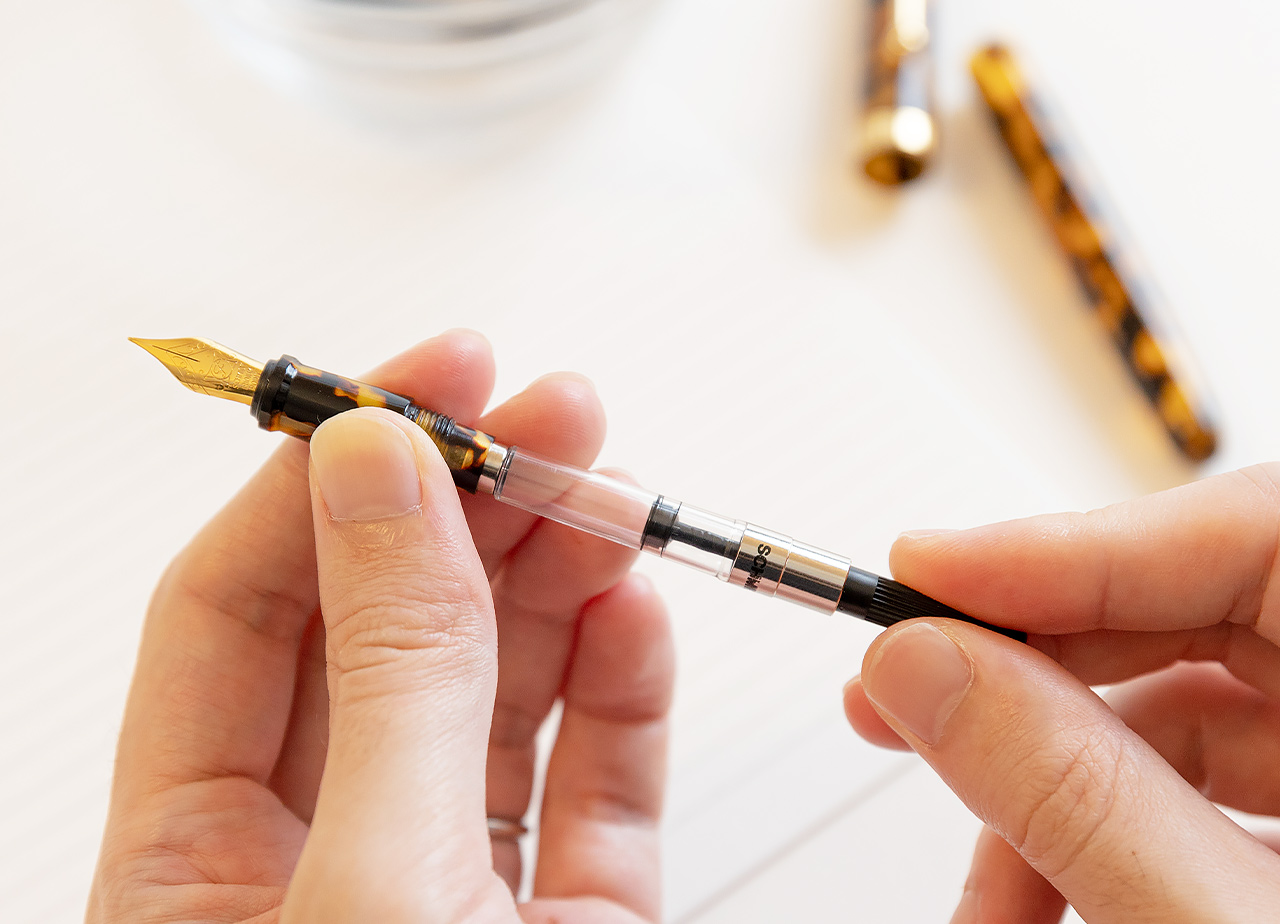 日本製削り出し アクリル万年筆 | 折り紙 - 大西製作所