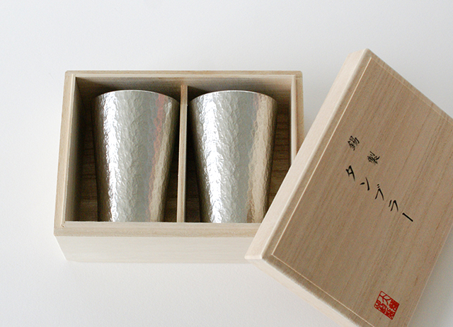 錫製品 花器　花瓶　錫タンブラー 錫製のタンブラー 六花 桐箱入 名入れ対応 - 大阪錫器