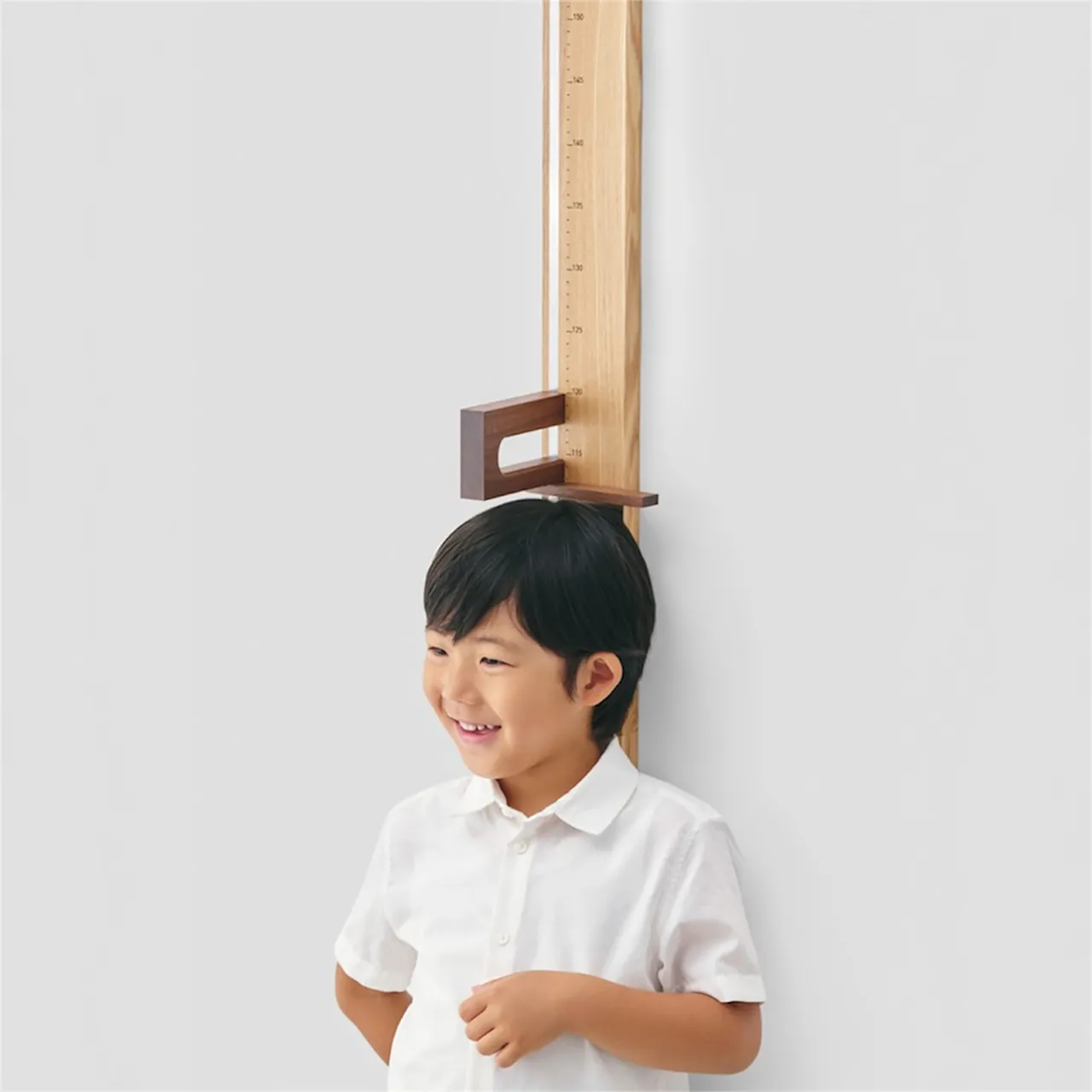 木製の身長計 | Wall ruler - ササキ工芸