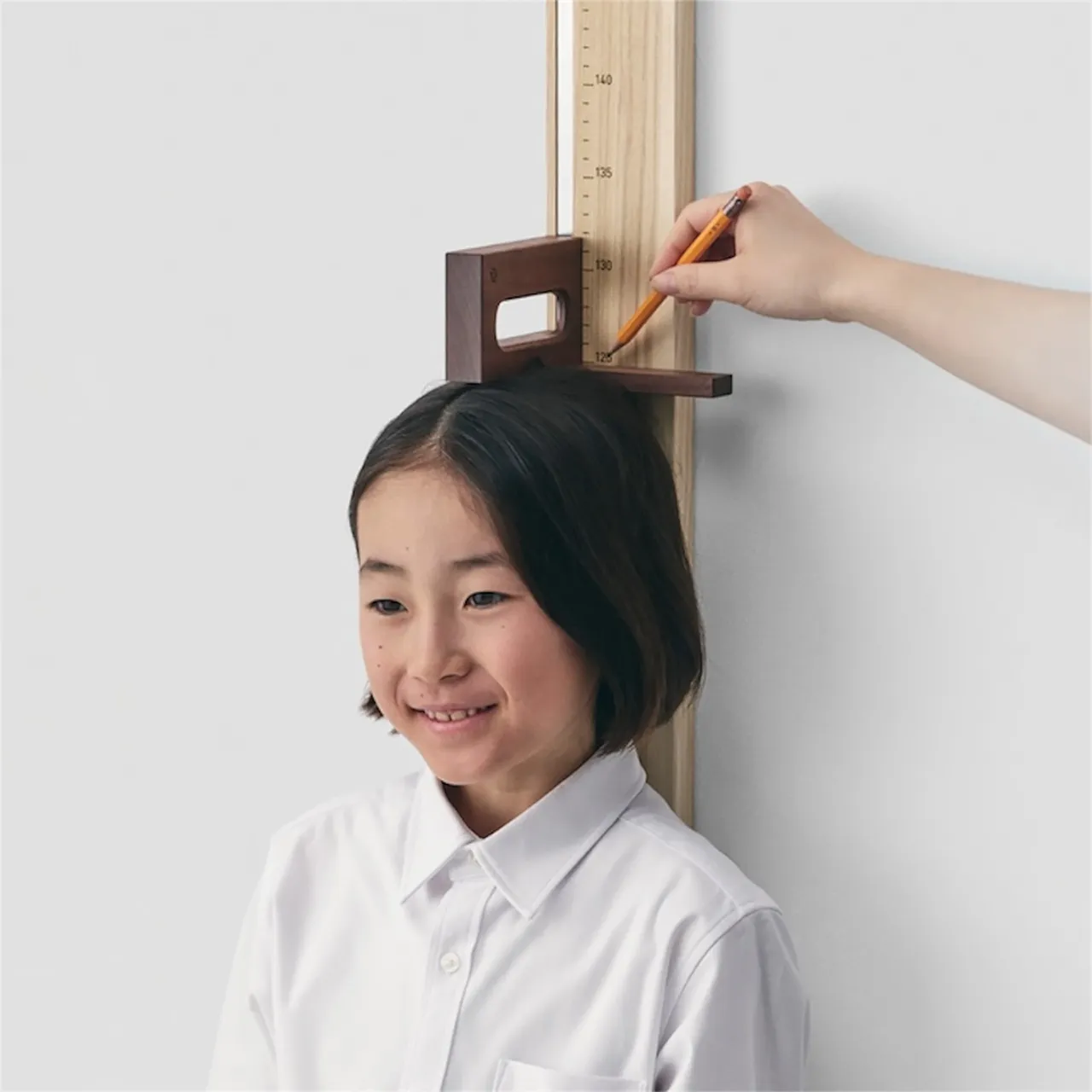 木製の身長計 | Wall ruler - ササキ工芸