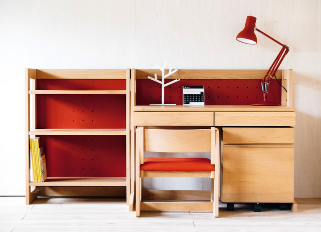 無垢材の学習机用ラック | MUCMOC - 杉工場