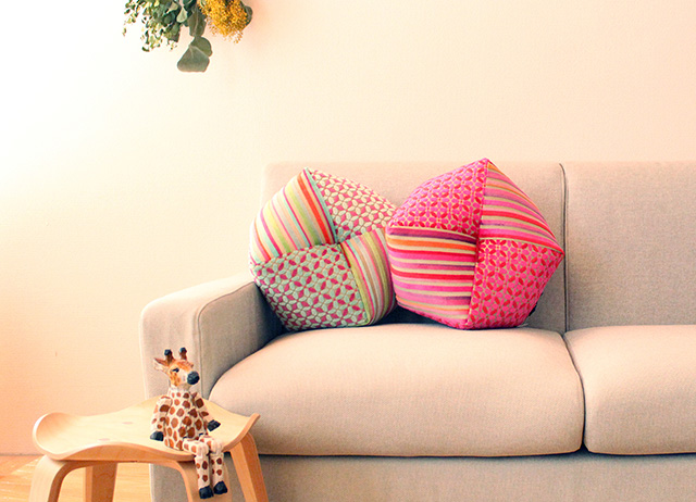 斬新なデザインが魅力 カサマンス おじゃみ座布団 | - 高岡屋