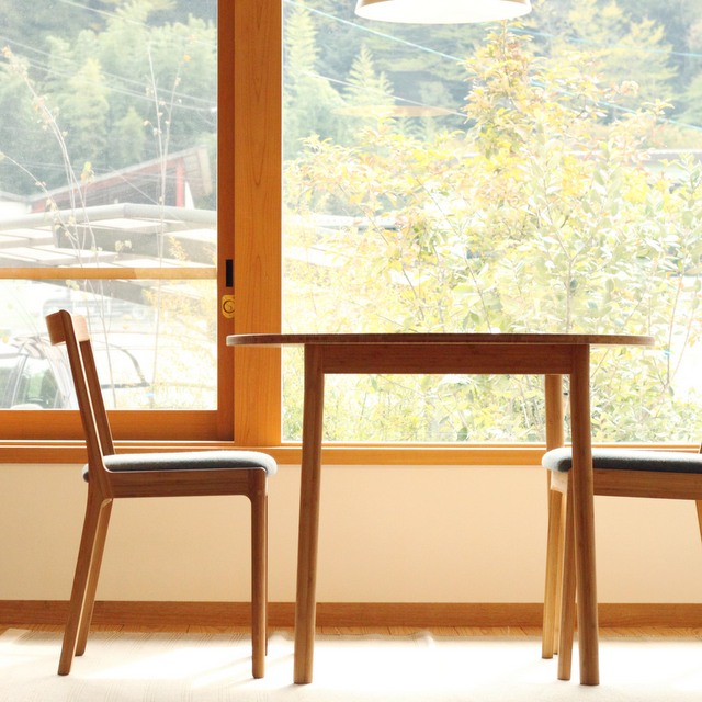 洗練された美しいフォルム Rダイニングチェア -テオリ（TEORI）