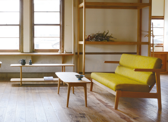 2人用の出入りしやすいソファ ブランチソファ -テオリ（TEORI）