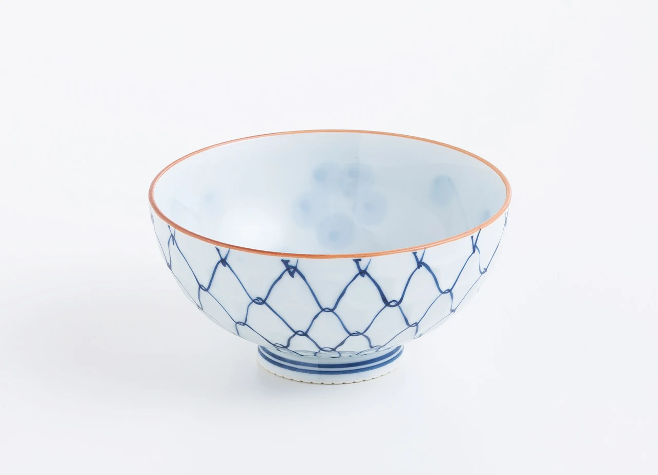 波佐見焼の茶碗 手描き網 -山下陶苑-