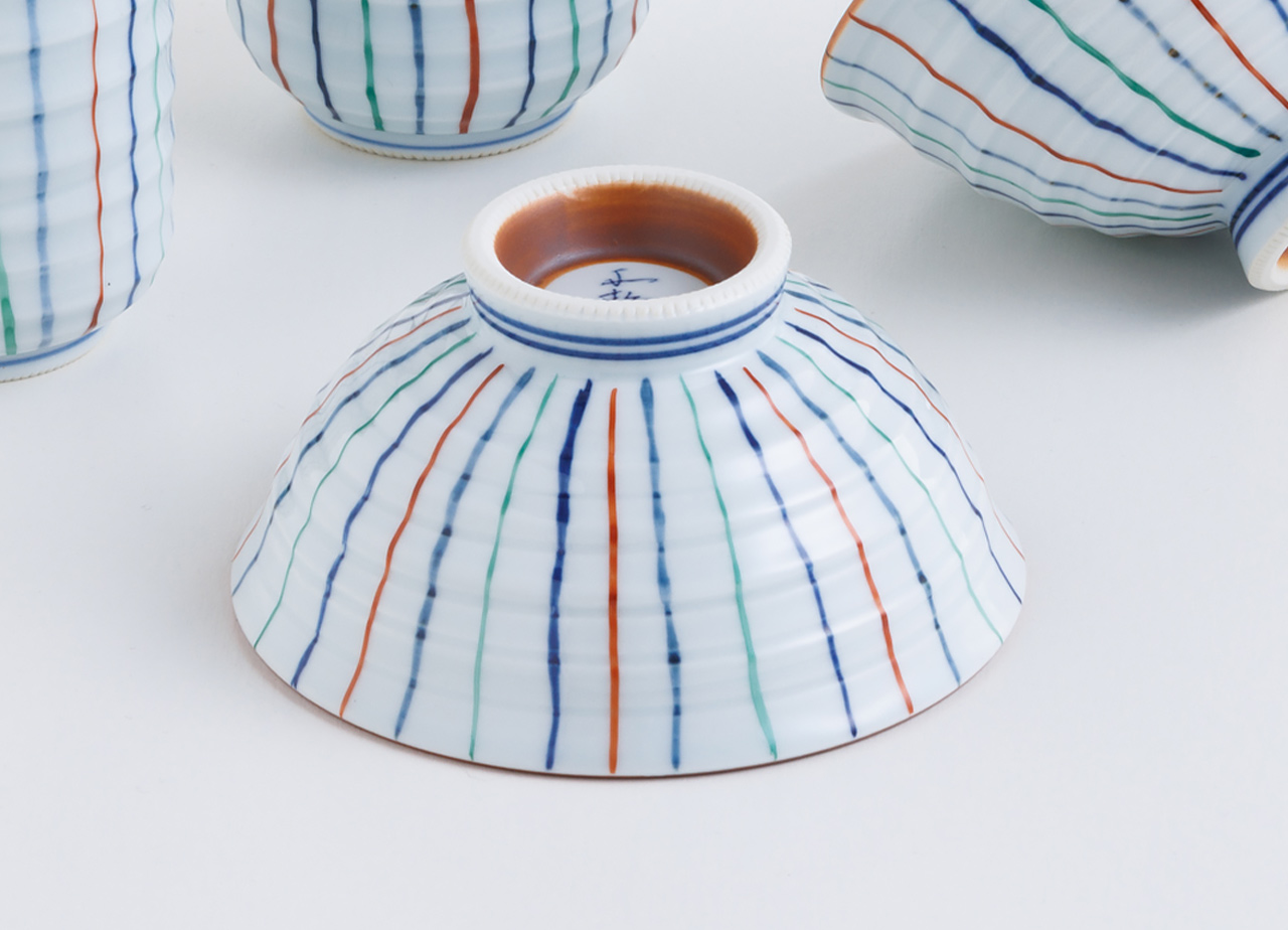 波佐見焼の茶碗 錦十草 | 作り手のこだわりが詰まった縁起もの - 山下陶苑