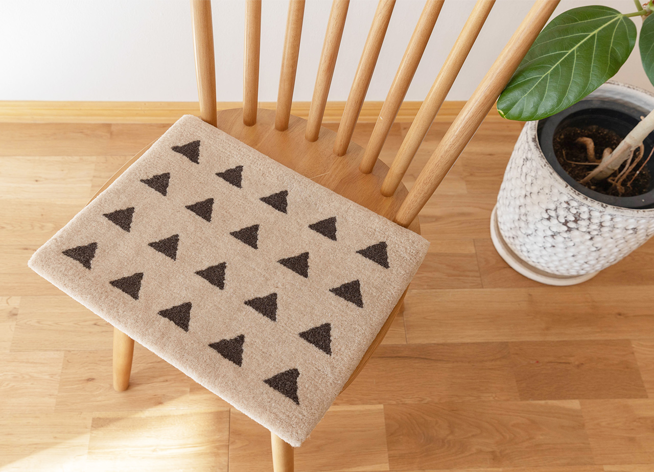椅子を快適に スツールラグ | 米沢緞通
