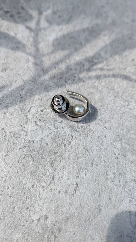 美品 アコヤ真珠 ピンブローチ 無調色 9珠 6-7mm 銀刻印 セレモニー 美品 アコヤ真珠 ピンブローチ 無調色 9珠 6-7mm 銀刻印 セレモニー
