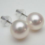 アコヤ真珠ピアス【8mm-8.5mm】(チタン)　ewr-7021 【メール便送料無料】【激安】(真珠ピアス あこや本真珠 アコヤ本真珠 あこや真珠 和珠 パールピアス 本真珠　伊勢志摩 誕生日 プレゼント にも パール　)