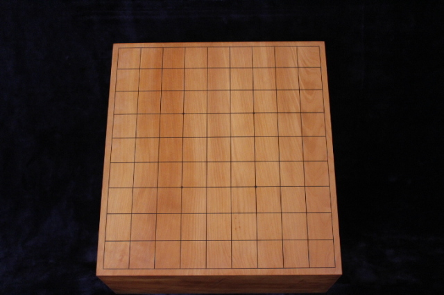 国産本榧足付将棋盤 5寸4分（天地柾） sa50063 | 前川榧碁盤店