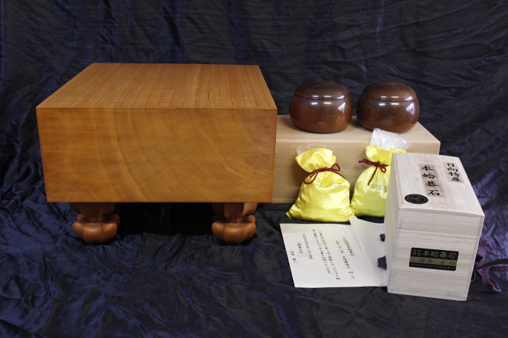 日向産本榧6.1寸柾盤＋日向産蛤碁石＋本桑碁器のセット　(SET-19003)