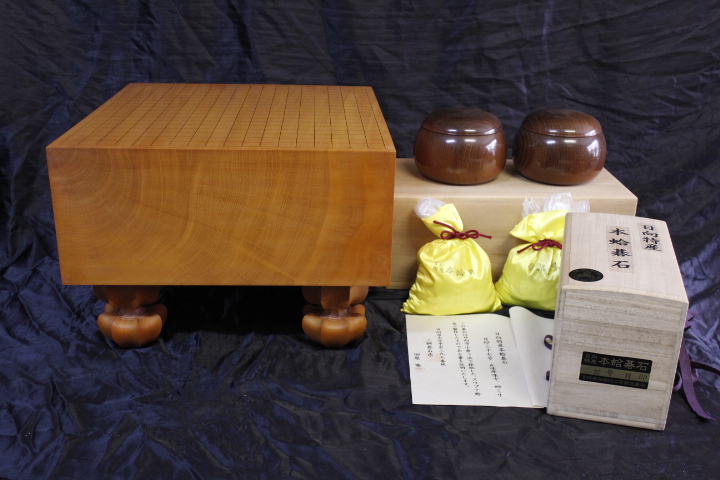 日向産本榧6寸柾盤＋日向産蛤碁石＋本桑碁器のセット　(SET-19004)