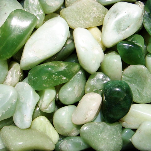 <50袋限定特価!>【中国産翡翠(ヒスイ)玉砂利】1kg 歴代の王に愛された古代中国の至宝! <50袋限定特価!>【中国産翡翠(ヒスイ)玉砂利】1kg 歴代の王に愛された古代中国の至宝!