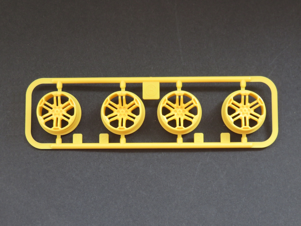 ローハイト12本スポークホイールイエロー