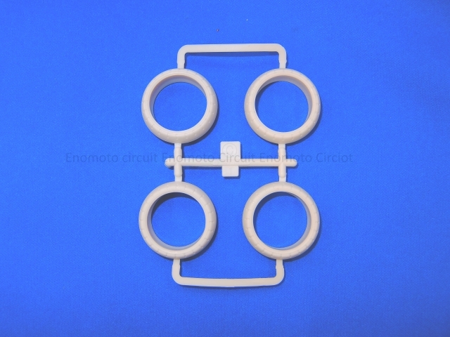 T09512 タミヤアフターパーツ カラーバレルタイヤ（白）