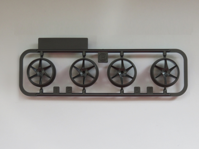 ローハイトスパイラル6本スポークホイール蛍光グリーン