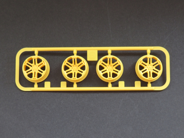 ローハイト12本スポークホイールイエロー