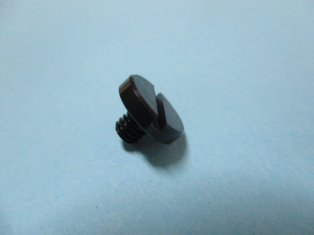 JUKI 　 DSC246  DSU144 (腕ミシン)用　「送り歯止ネジ」