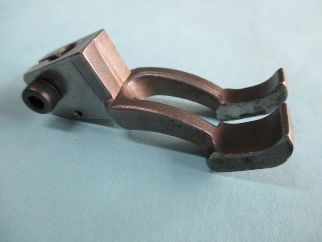 総合送り　(アドラー用)　(バックカット) (外押え) (FN1242-0K)　