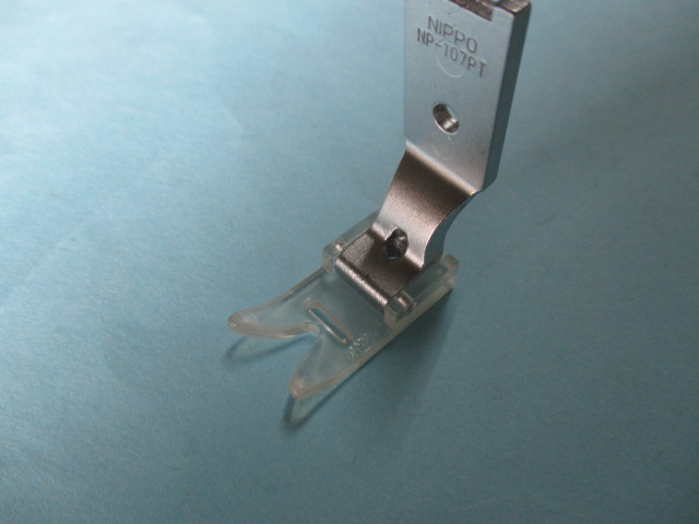 千鳥ミシン用　(透明プラスチック) (フッ素樹脂貼り) NP-107PT