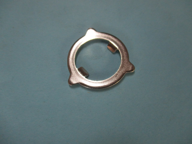 三つ又座金  (家庭用直線ミシン)　(昔のアンティークミシン等に使用)