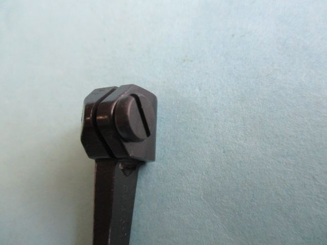 総合送り 　 中押え「止めネジ」