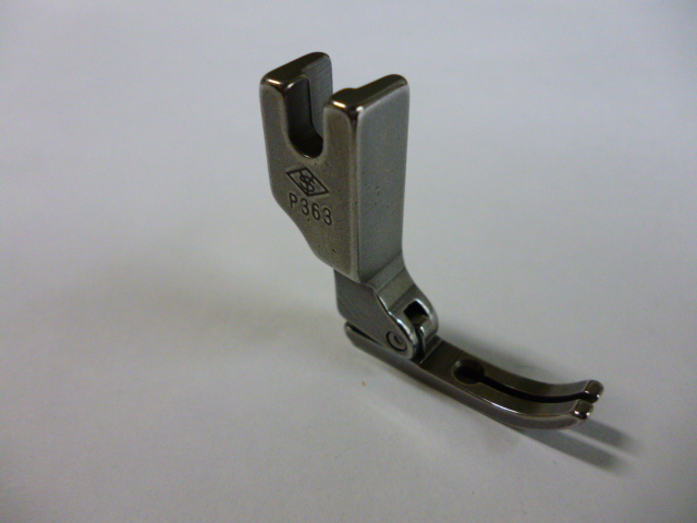 ジッパー自由押え金