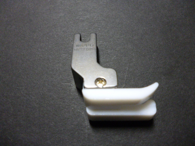 フッ素樹脂(右段付き押え)NRT