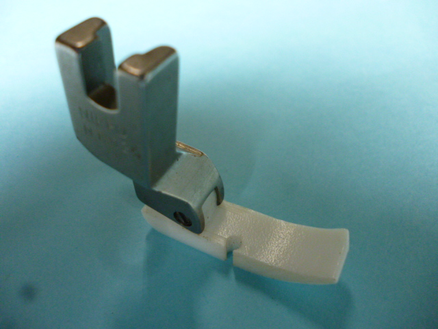 「長期在庫品」　NIPPO　テフロン左端縫い押え　「NT-12」