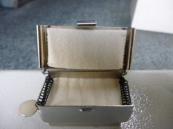 上糸給油器　(マグネット式)