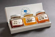 冬ギフト　中瓶３本　白桃　三宝マーマ　いちご長野