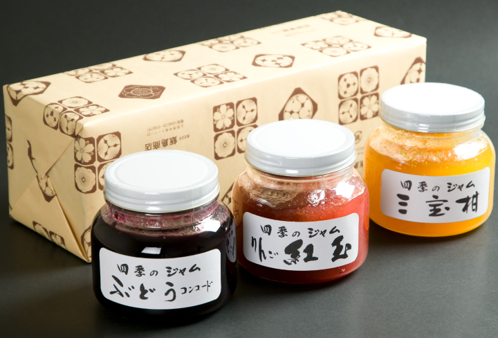 冬ギフト　大瓶３本　ぶどう　りんご　三宝