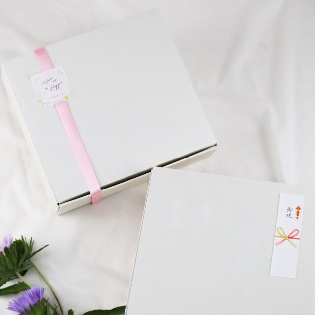 ギフトボックス白