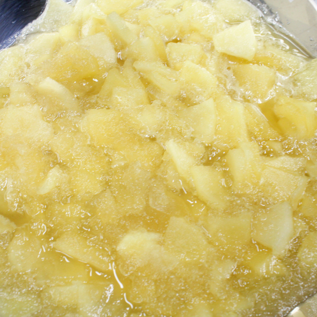 リンゴコンフィチュール 煮る様子