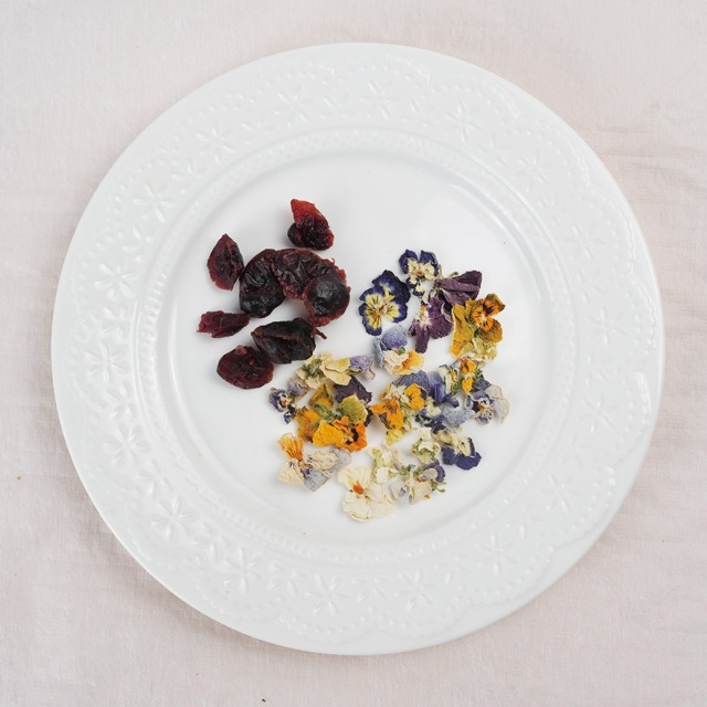 花とクランベリー