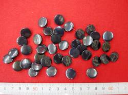 特価 　人形の目玉に利用ＯＫな天丸ボタン　 ★ １袋 ４０個入り ★ カラー ： 黒  ★ 直径 ： １４．５ミリ ★ つやあり [oki-0069]