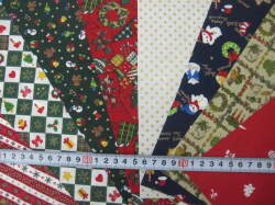 クリスマス生地　★ カット ８枚入り　★ サイズ： 約 30cm×26.5cm　★　小柄が中心です　★クリスマスタペストリー、ツリー、小物などに　[x-0080]