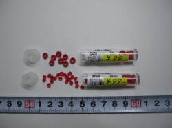 ケース ビーズ （赤）  ★ 大 ・約 20 個入り　★ ドロップ ・約 55 個入り　★ 人形などの目に使います　[me-0014]