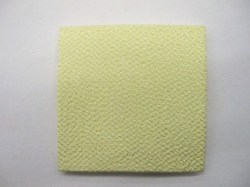 ちりめん生地 ★カット無地 ★No.16・クリーム ★ちりめん細工や小物手芸に最適 ★サイズ33cm×23cm ★材質・レーヨン [ch-0016]