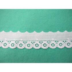 綿  レース　★  白 　★ 全幅 約 3 cm　★ 刺しゅう幅　約 1.5 cm  ★ 切り売り1m 単位　[r-0131]