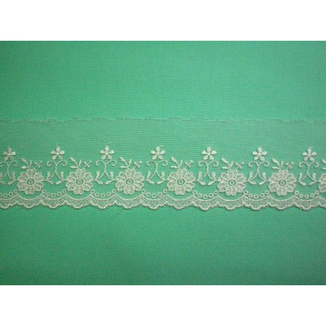チュール レース　★  アイボリー 　★ 約 5 cm 幅　★ 刺繍幅 約 3.5cm　★ レースの土台がチュールになっています★ 切り売り1m 単位　[r-0117]