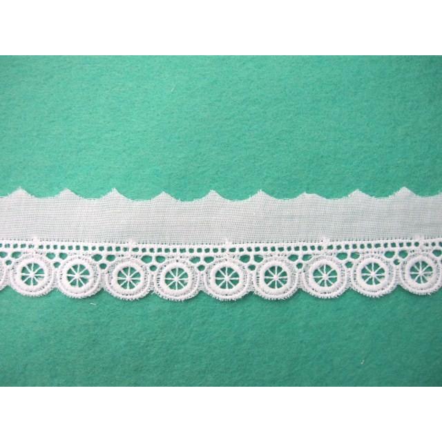 綿  レース　★  白 　★ 全幅 約 3 cm　★ 刺しゅう幅　約 1.5 cm  ★ 切り売り1m 単位　[r-0131]
