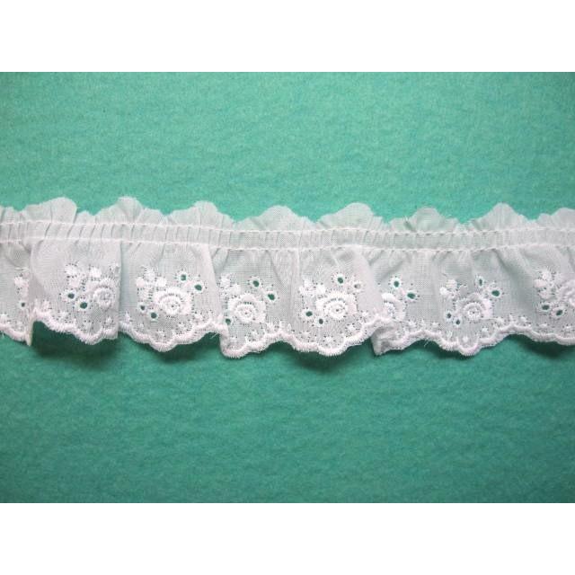 綿 フリル レース　★  白 　★ 全幅 約 4 cm　★ 刺しゅう幅　約 2 cm  ★ 切り売り1m 単位　[r-0123]