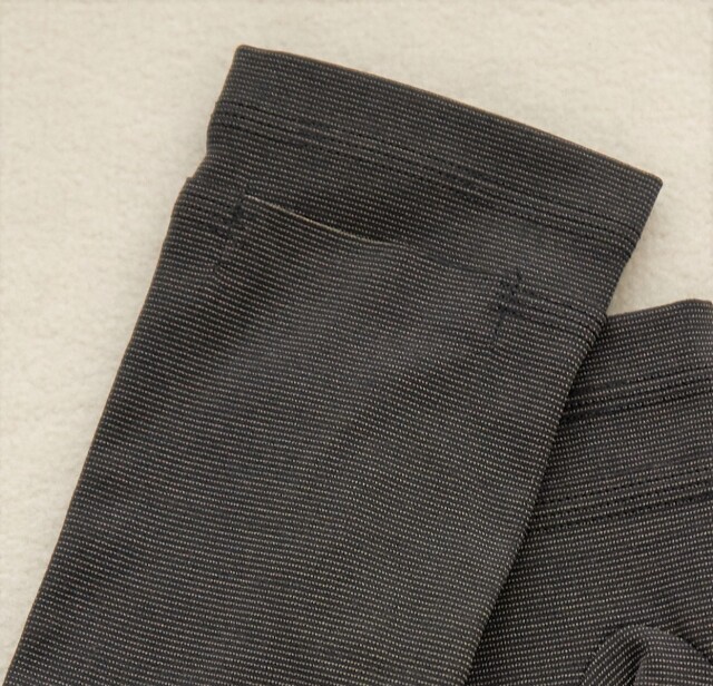 銀手袋　時計部分アップ