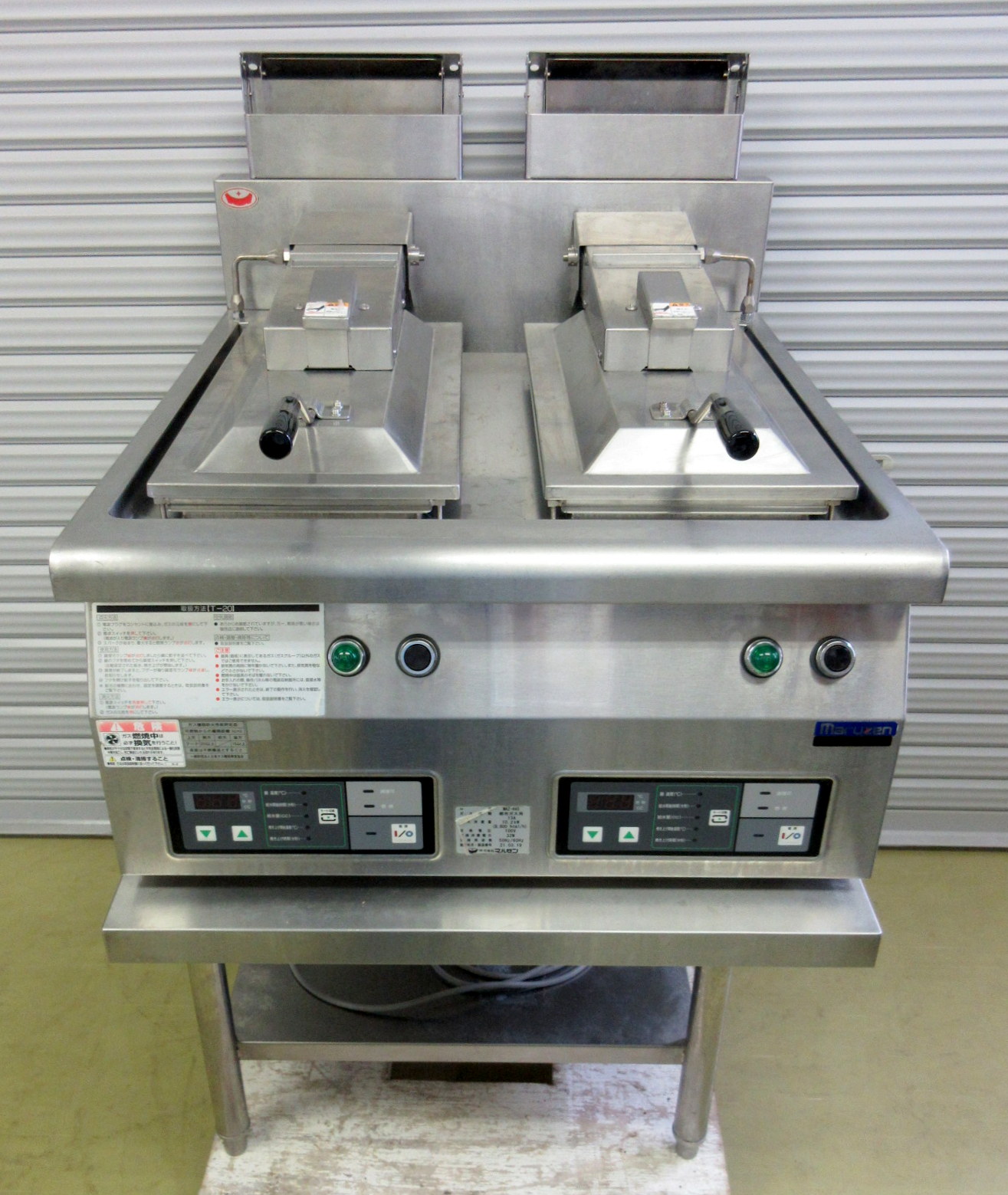 2021年 マルゼン ガス自動餃子焼器 MAZ-44S W650×D750×H700mm 都市ガス13A 単相100V フタ取り外しタイプ 作業台付属