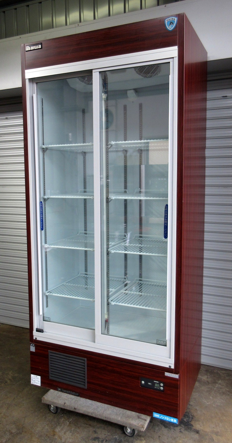 351uj-01_01.jpg