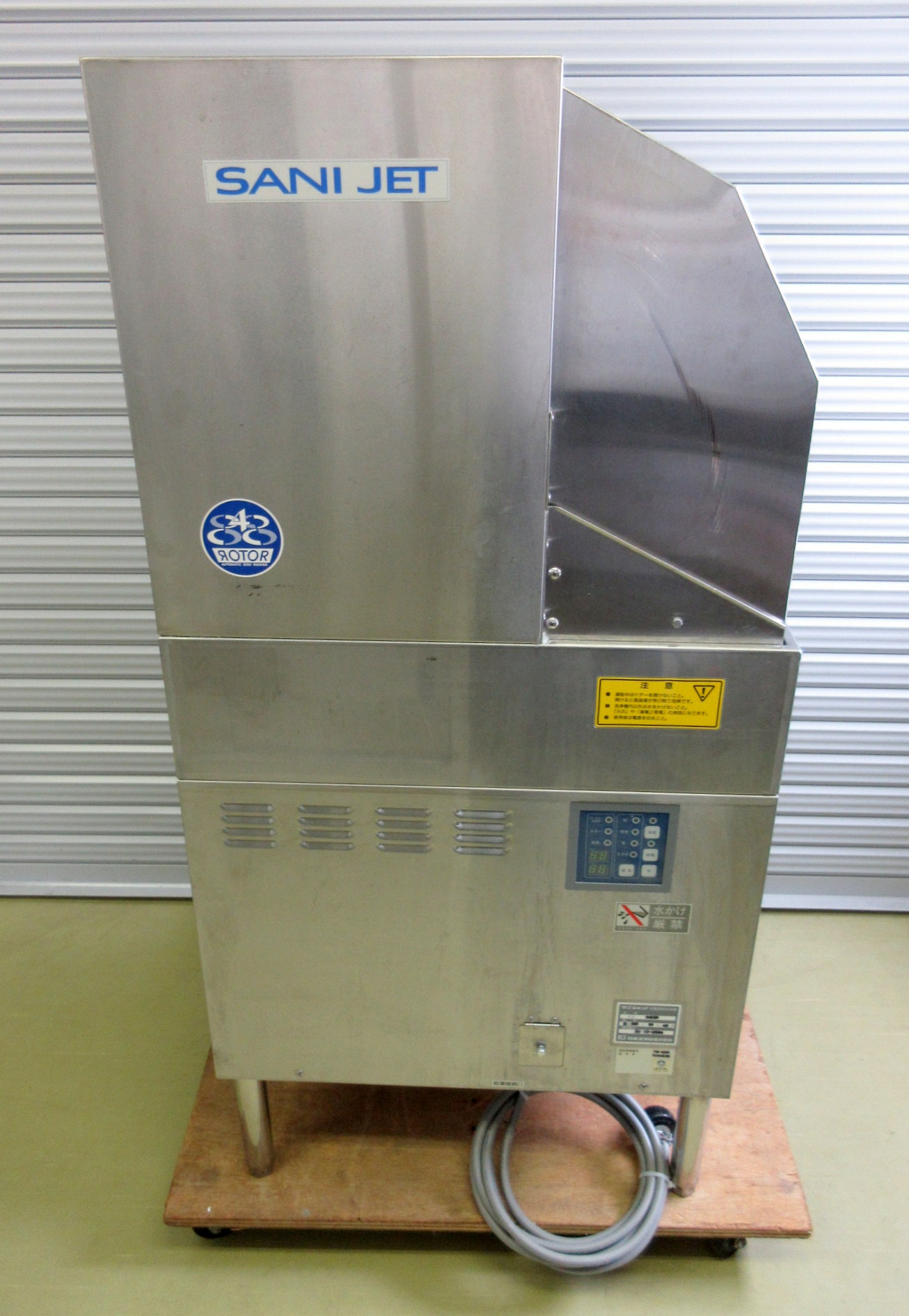 sd64e3b-001_01.jpg