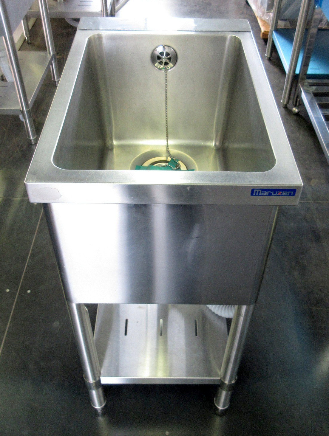 sink-w390-d600-h800-01_01.jpg
