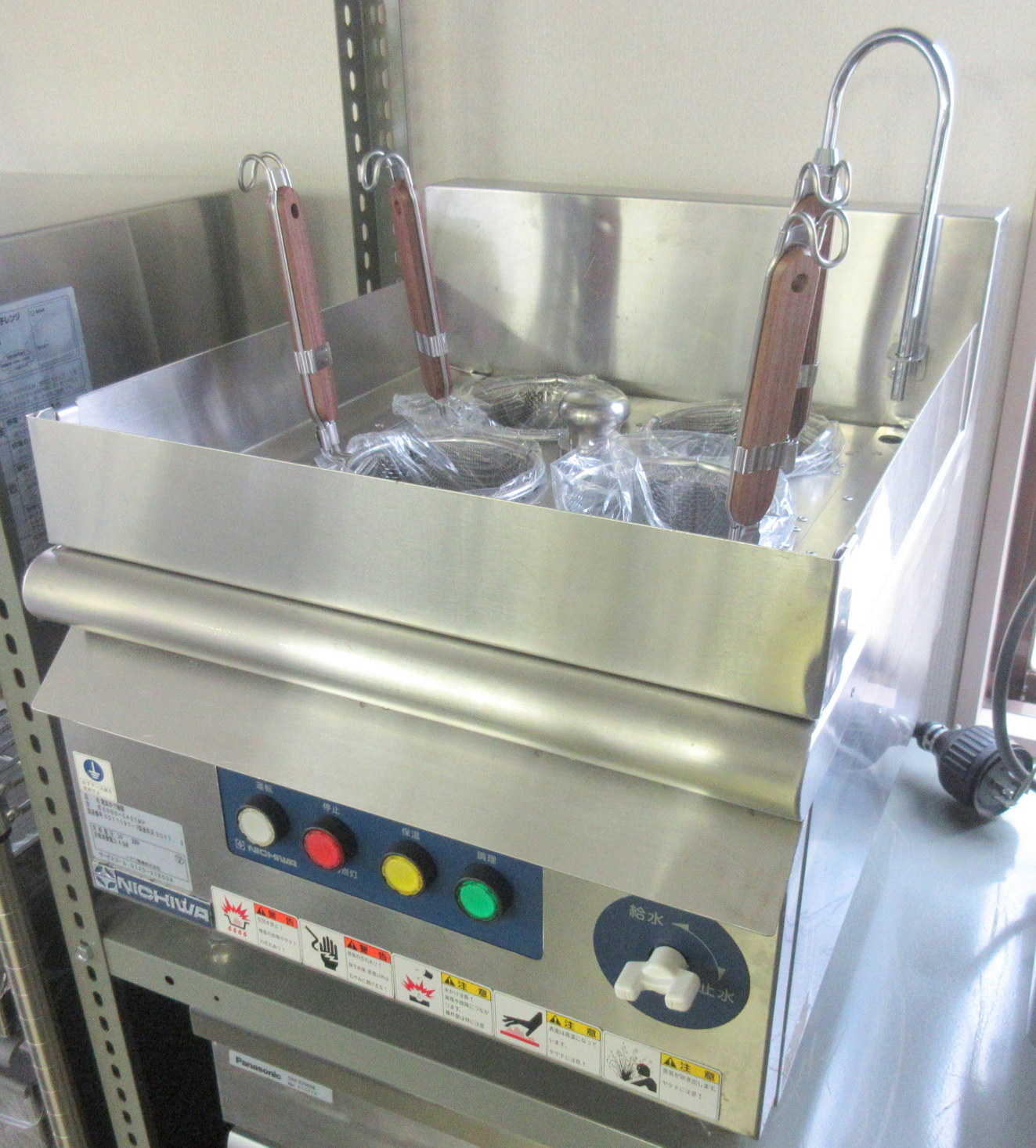 ★2017年 ニチワ 卓上 電気茹で麺機 ENBN-C45TMP テボザルは新品 3相200V 中古★