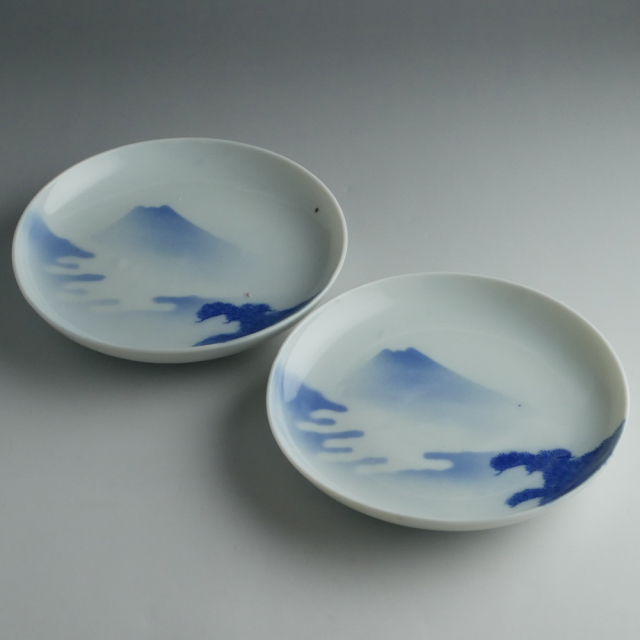 お値下げしました、古伊万里　染付　富士山型　コンニャク印判　三保松原図　小皿 お値下げしました 古伊万里 染付 富士山型 コンニャク印判三保松原図